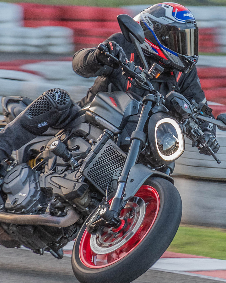 Curso de conducción Ducati Monster capital rider
