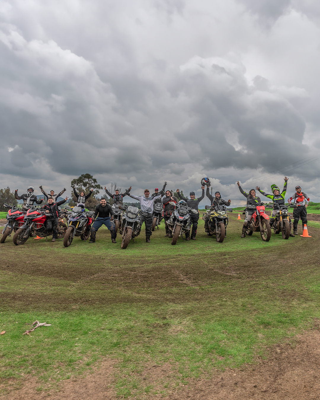 cursos de conduccion offroad bmw motorrad colombia capital rider
